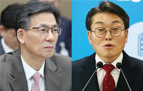 인사기획관 복두규(왼쪽)·국정홍보 비서관 강훈(오른쪽). <연합뉴스>